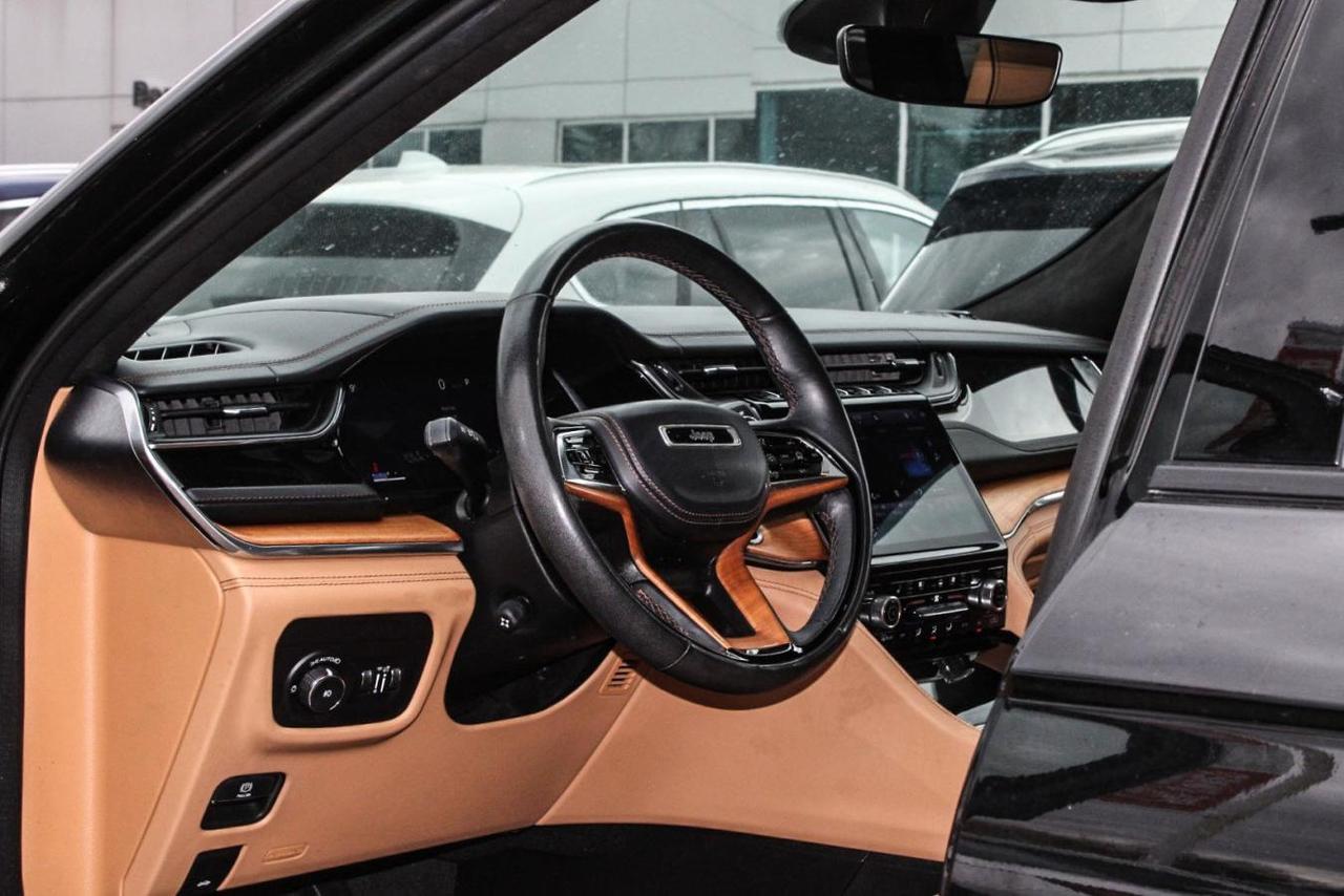 2024 Jeep Grand Cherokee L Grand L Summit  Gps SiriusXM Moonroof BkpCam HtdSe Photo