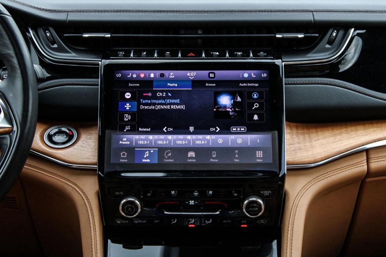 2024 Jeep Grand Cherokee L Grand L Summit  Gps SiriusXM Moonroof BkpCam HtdSe Photo