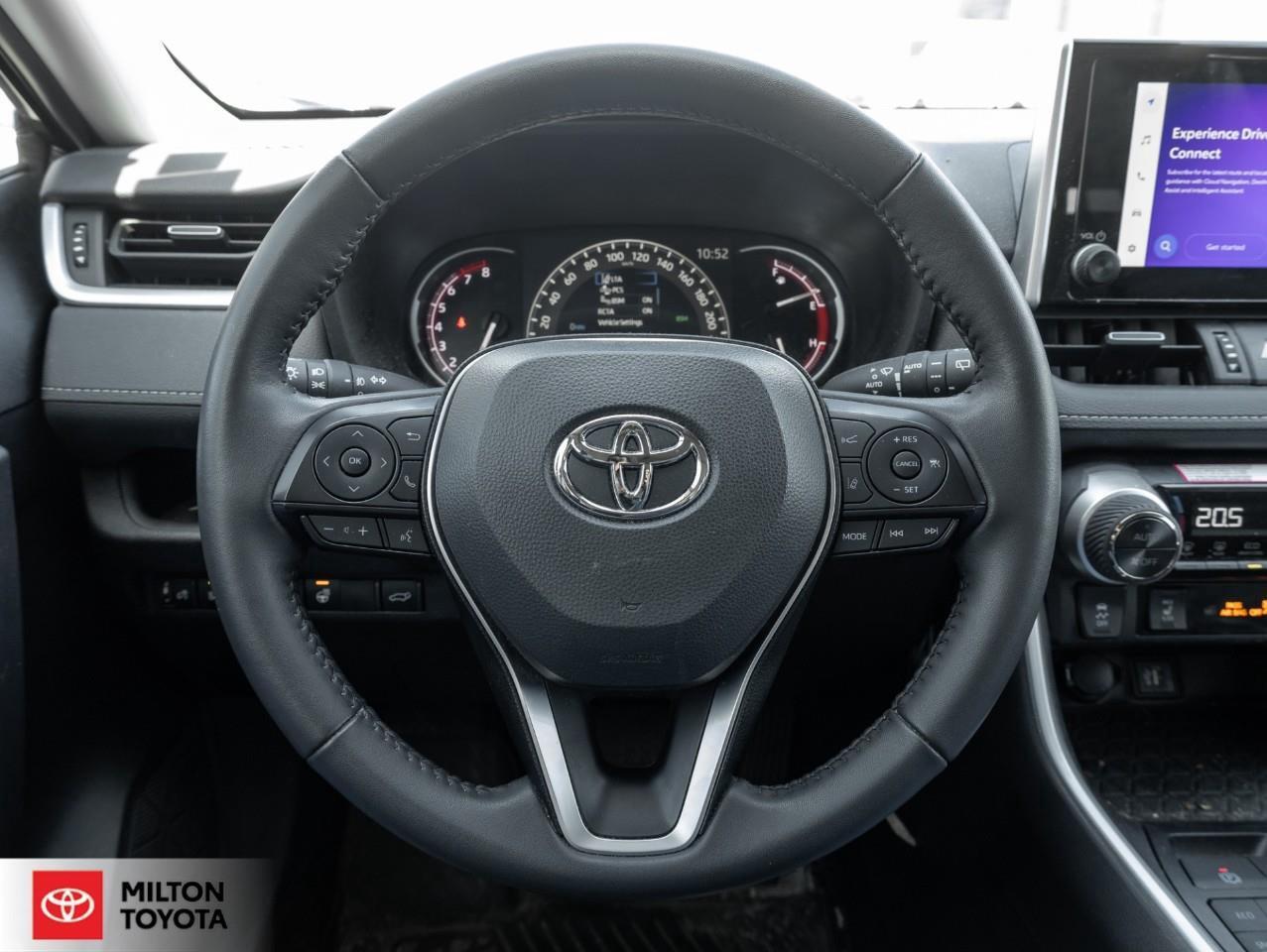 2025 Toyota RAV4 LEATHER SUNROOF REMOTE CONNECT ONE OWNER TCUV XLE Photo