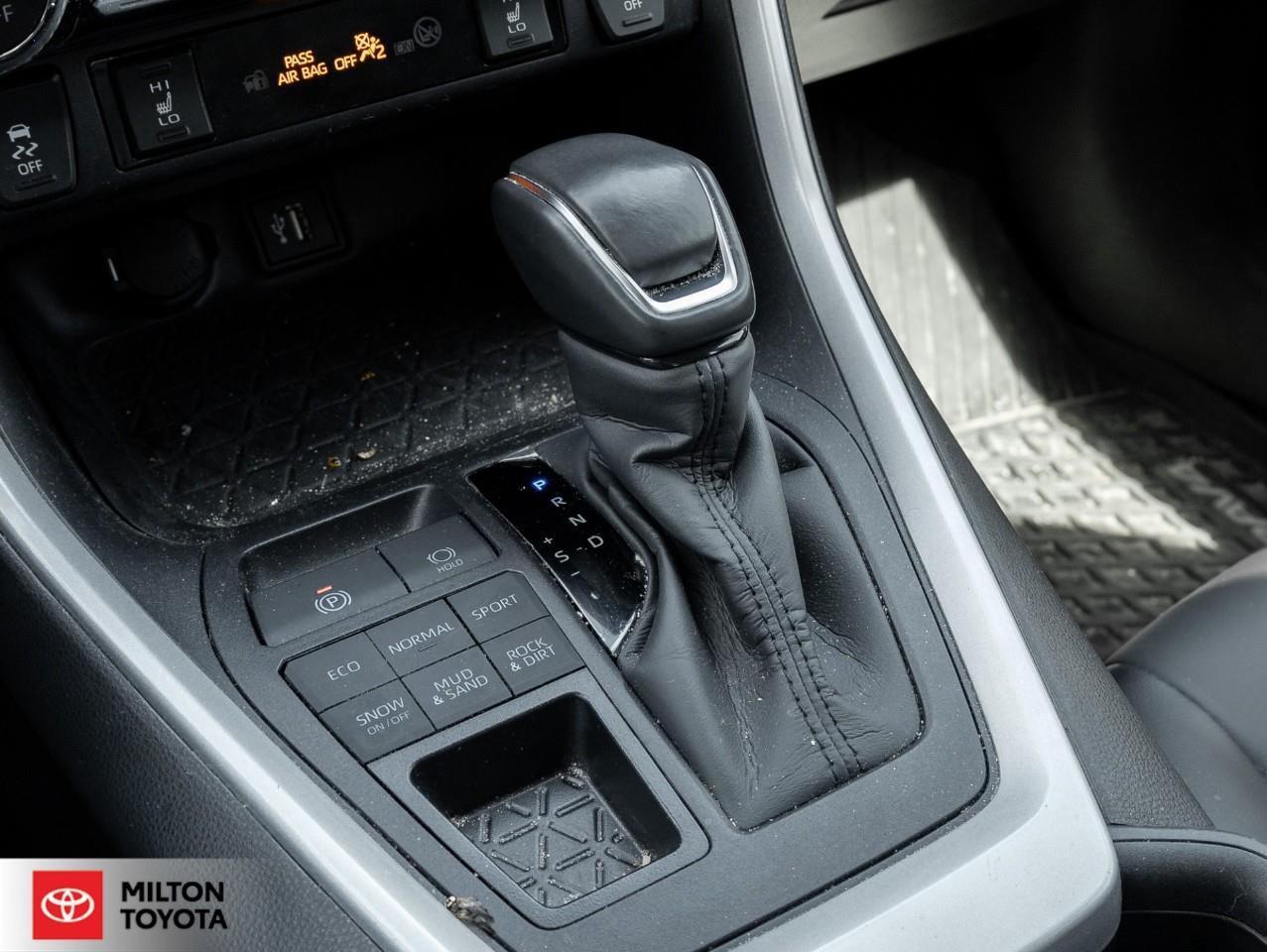 2025 Toyota RAV4 LEATHER SUNROOF REMOTE CONNECT ONE OWNER TCUV XLE Photo