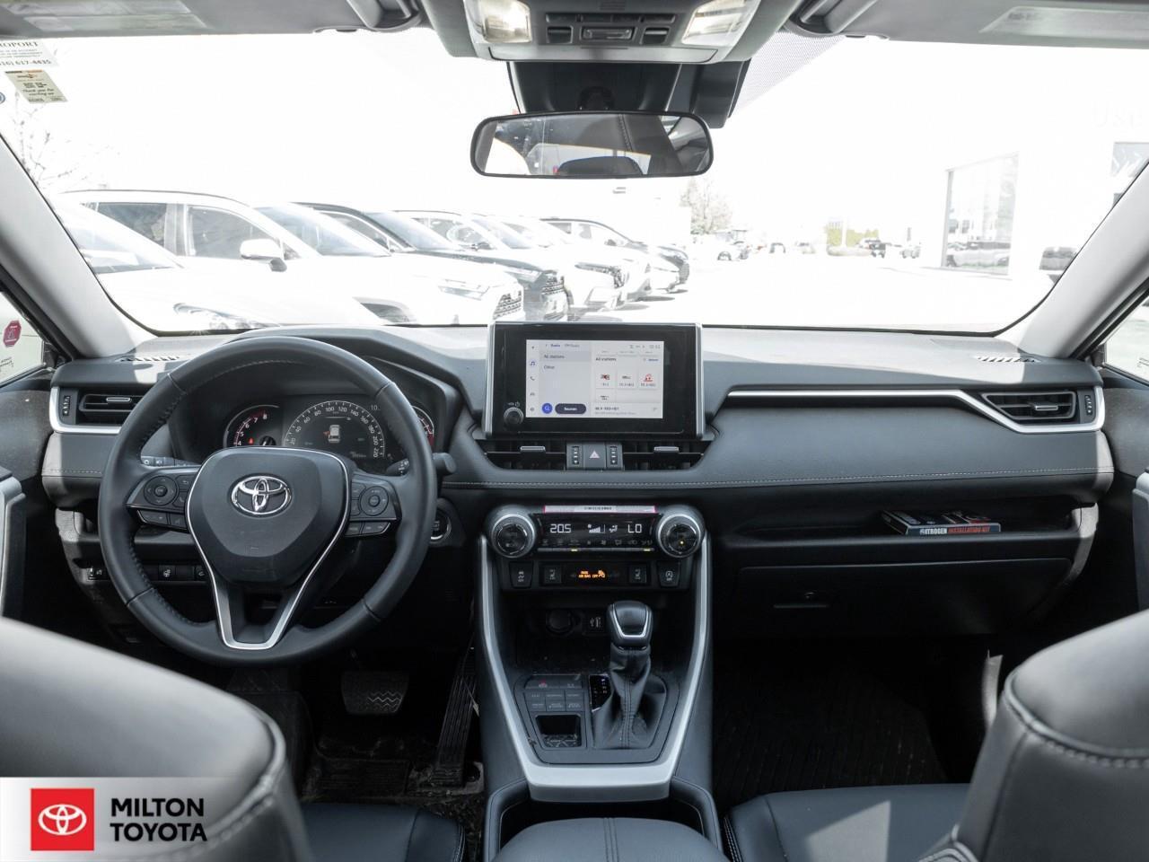 2025 Toyota RAV4 LEATHER SUNROOF REMOTE CONNECT ONE OWNER TCUV XLE Photo