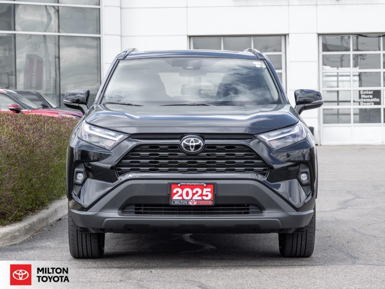 2025 Toyota RAV4 LEATHER SUNROOF REMOTE CONNECT ONE OWNER TCUV XLE Photo