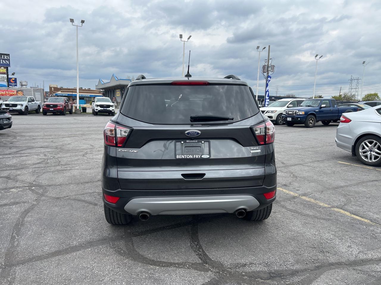 2018 Ford Escape SEL FWD 1.5L PANO ROOF LEATHER ADAPTIVE CRUISE Photo