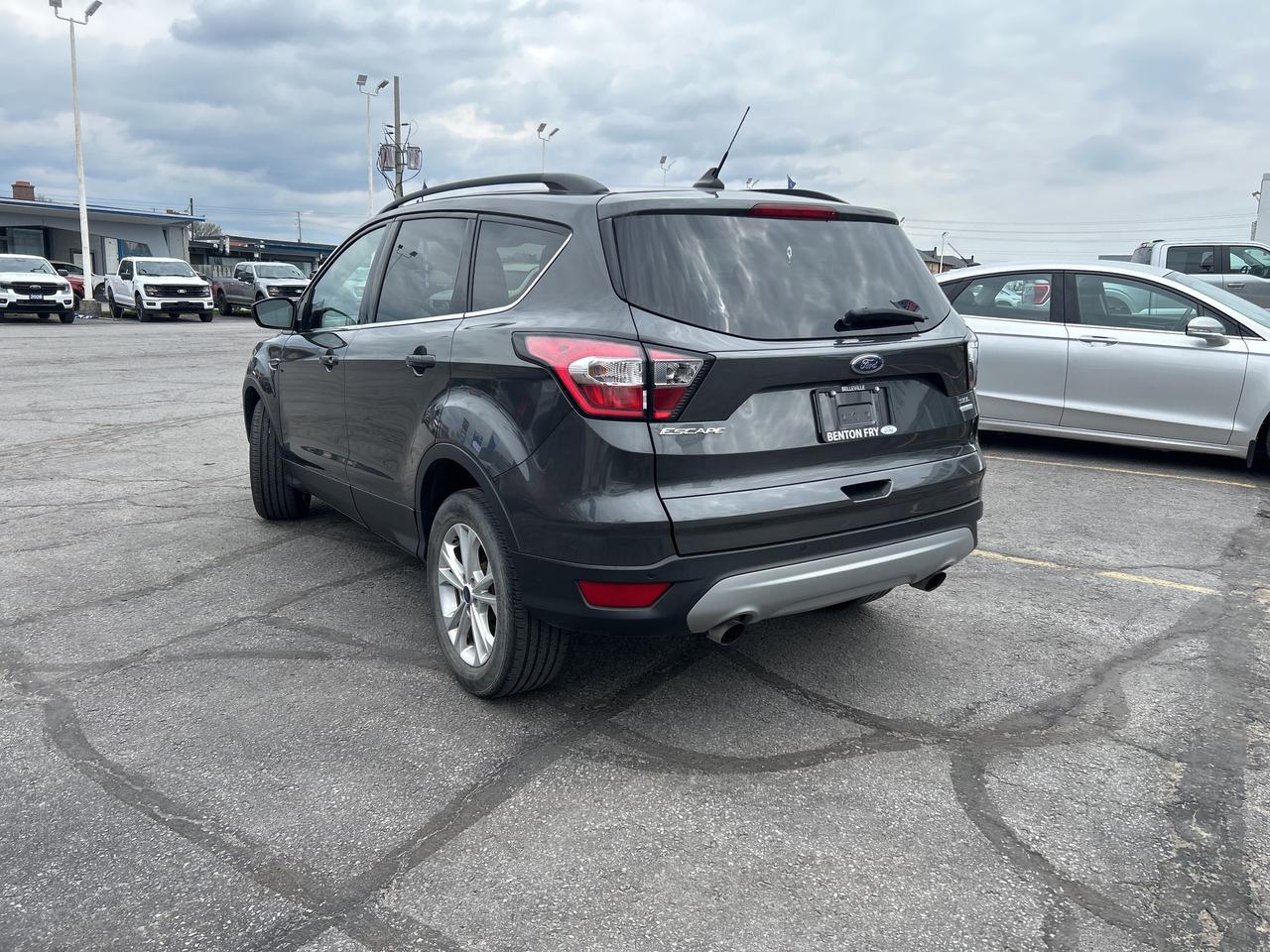 2018 Ford Escape SEL FWD 1.5L PANO ROOF LEATHER ADAPTIVE CRUISE Photo