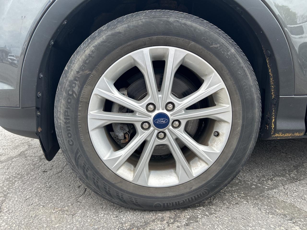 2018 Ford Escape SEL FWD 1.5L PANO ROOF LEATHER ADAPTIVE CRUISE Photo