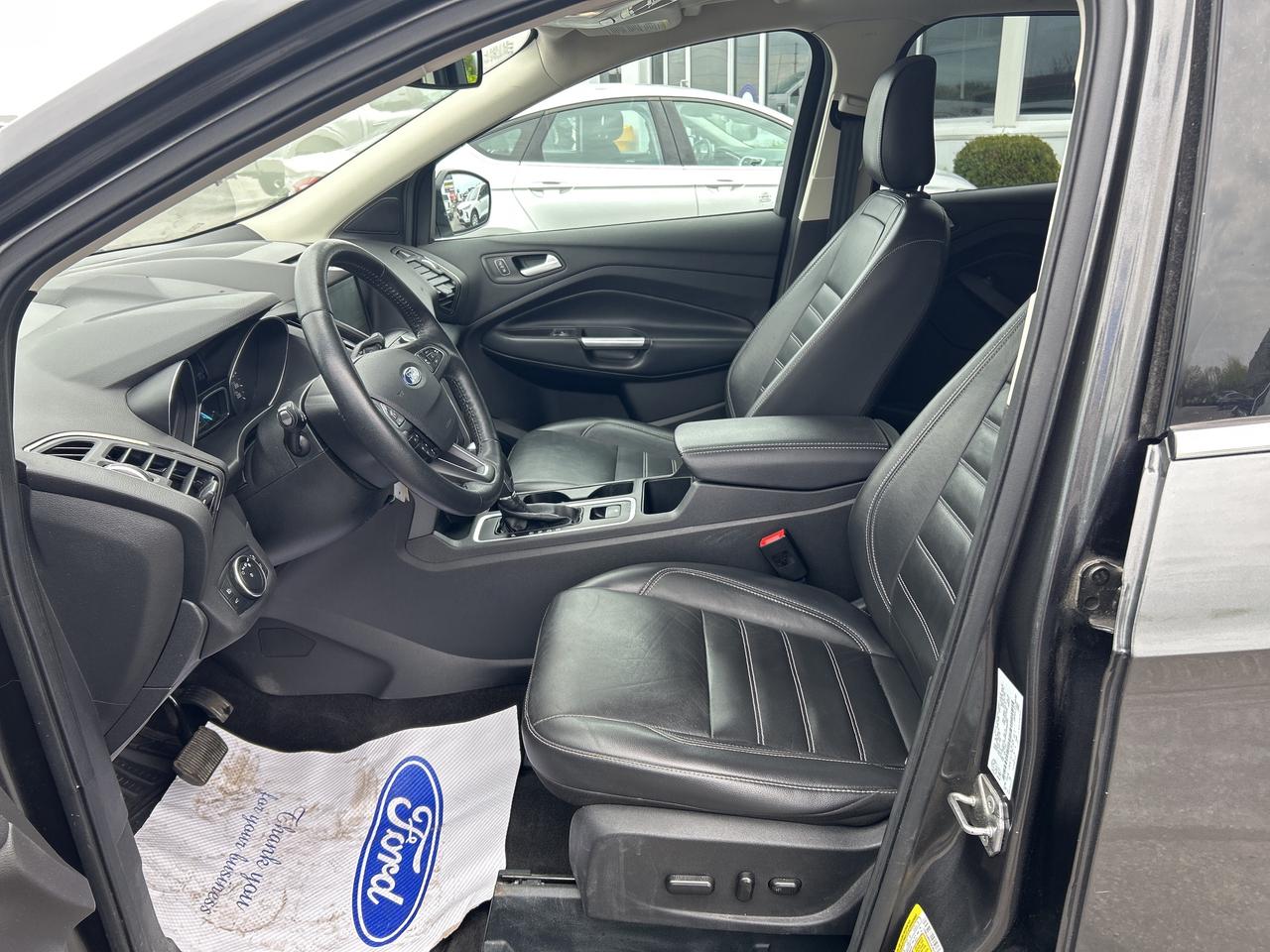 2018 Ford Escape SEL FWD 1.5L PANO ROOF LEATHER ADAPTIVE CRUISE Photo