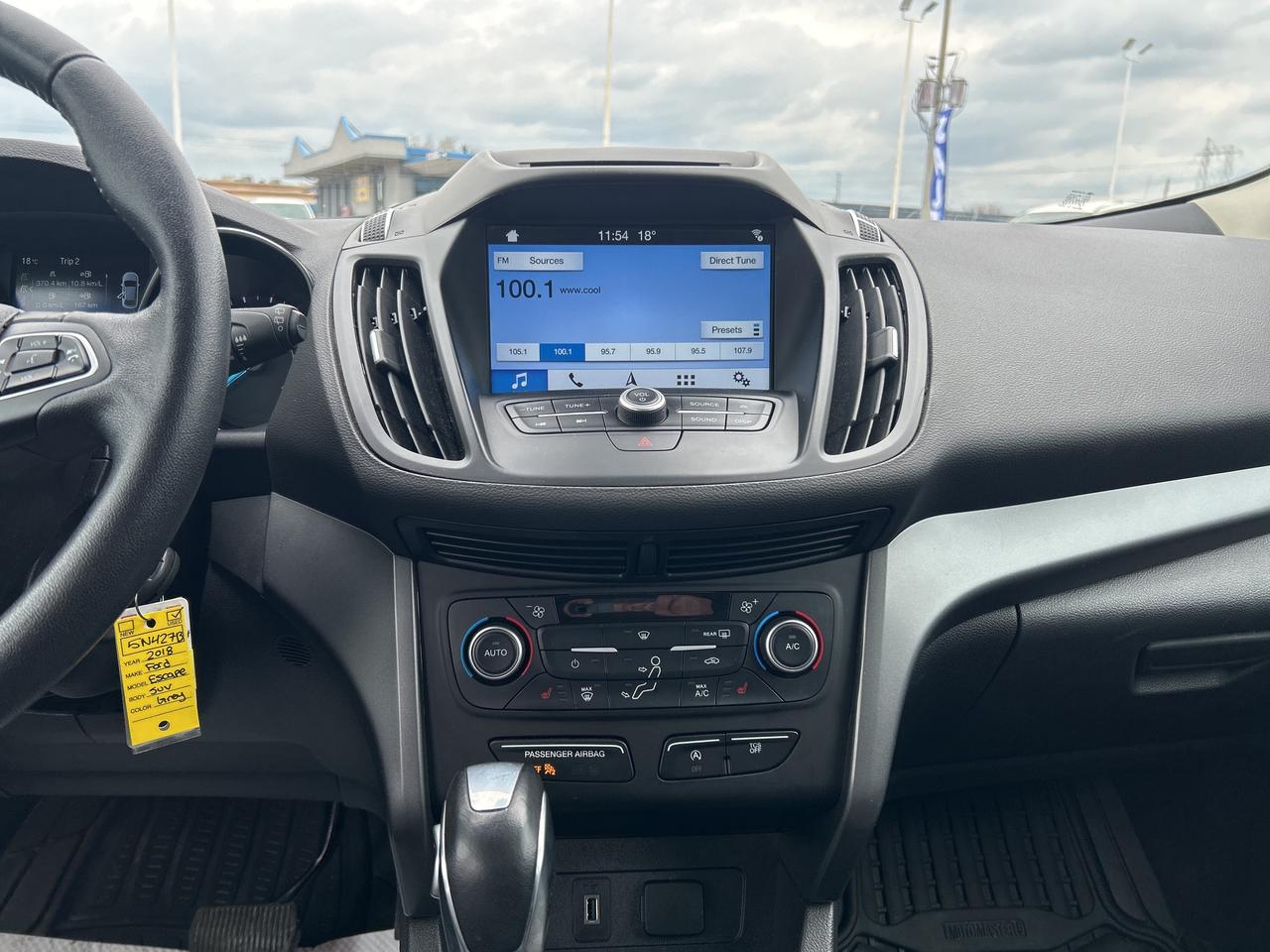 2018 Ford Escape SEL FWD 1.5L PANO ROOF LEATHER ADAPTIVE CRUISE Photo