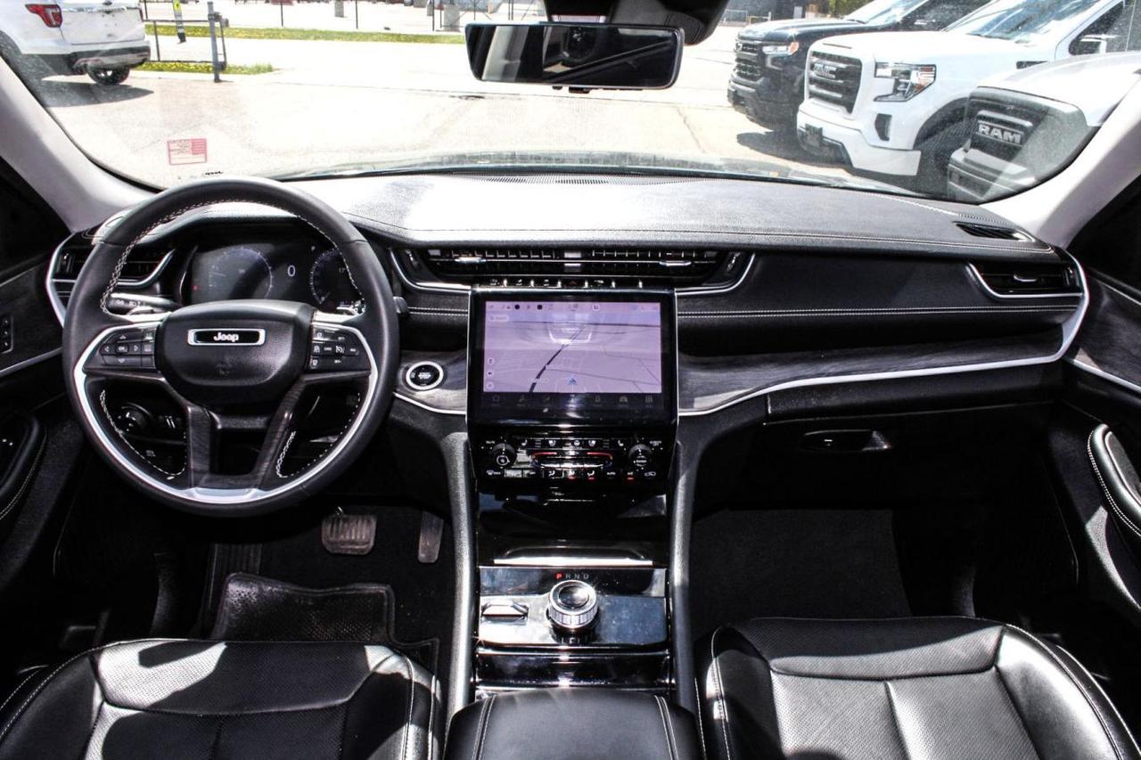 2023 Jeep Grand Cherokee L Grand L Limited  Gps SiriusXM Moonroof BkpCam HtdS Photo