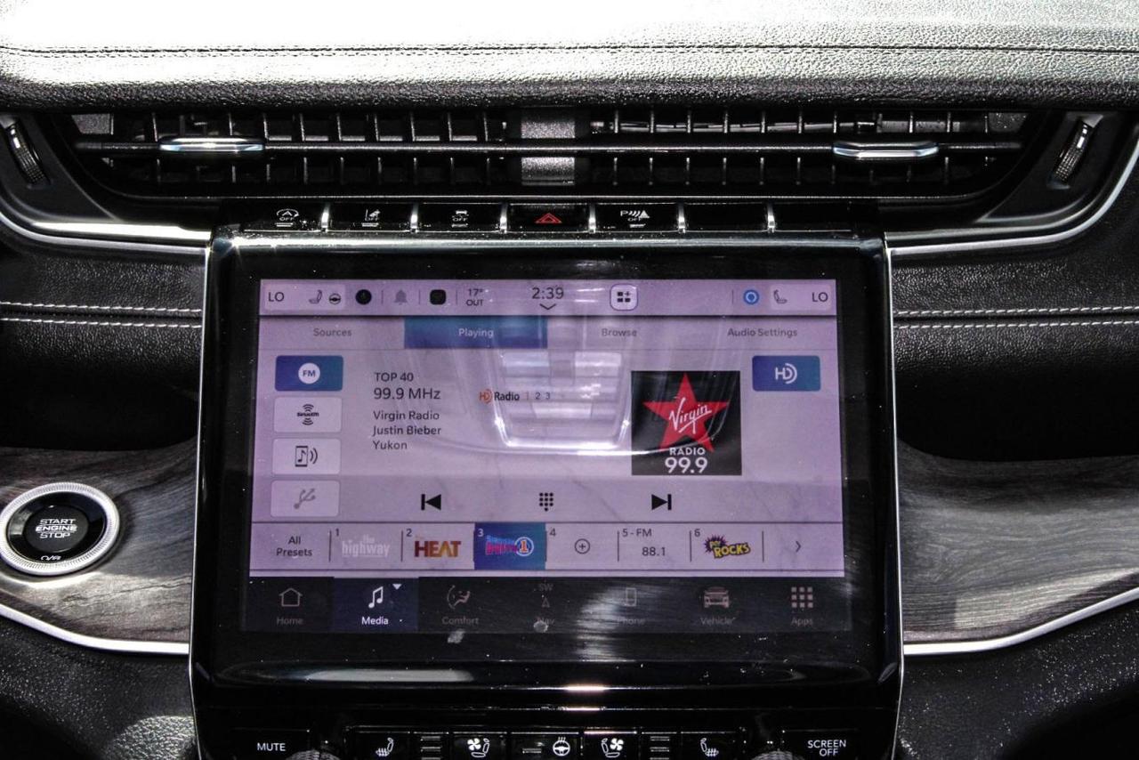 2023 Jeep Grand Cherokee L Grand L Limited  Gps SiriusXM Moonroof BkpCam HtdS Photo