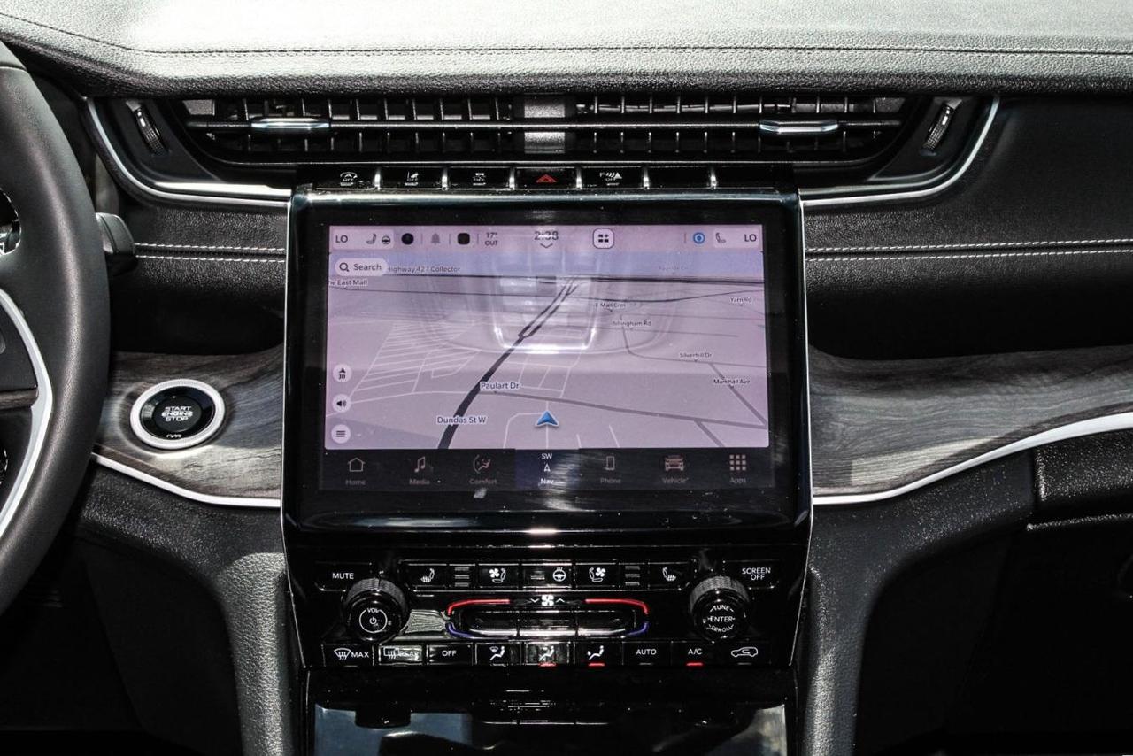 2023 Jeep Grand Cherokee L Grand L Limited  Gps SiriusXM Moonroof BkpCam HtdS Photo