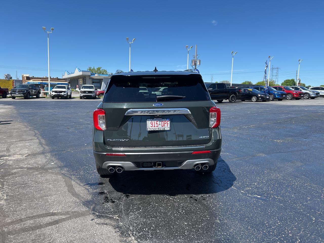2023 Ford Explorer PLATINUM 3.0L ECOBOOST TECH PKG TOW CLASS IV ADAPT Photo
