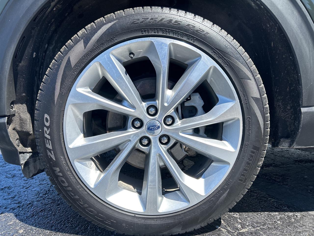 2023 Ford Explorer PLATINUM 3.0L ECOBOOST TECH PKG TOW CLASS IV ADAPT Photo
