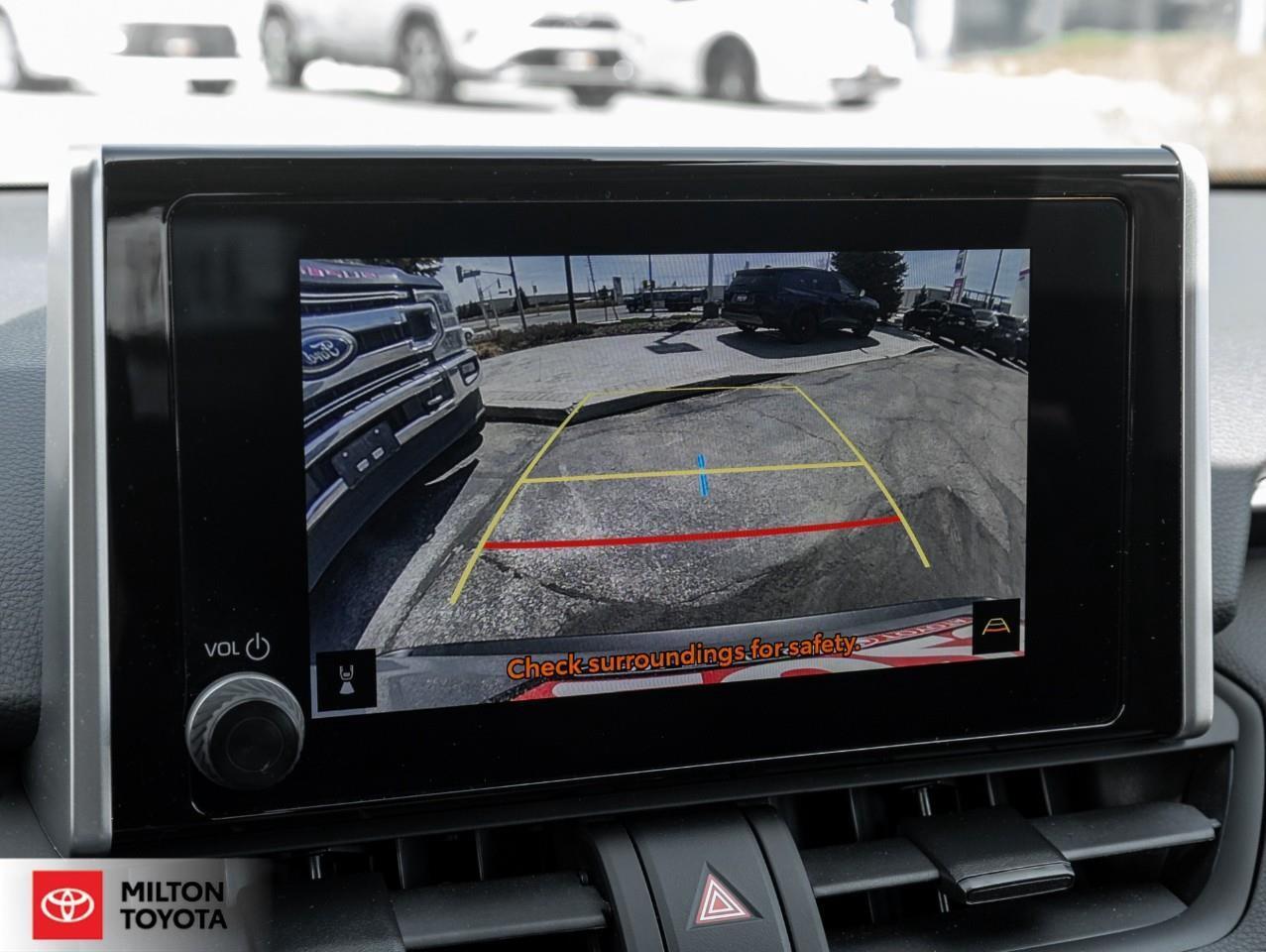 2025 Toyota RAV4 Hybrid SUNROOF CARPLAY HEATED STEERING ONE OWNER TCUV XLE Photo