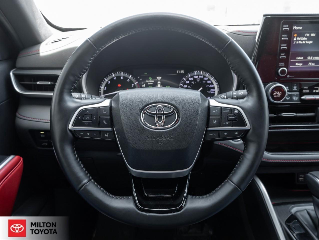 2022 Toyota Highlander LEATHER HEATED STEERING SUNROOF ONE OWNER 7 PASSEN Photo