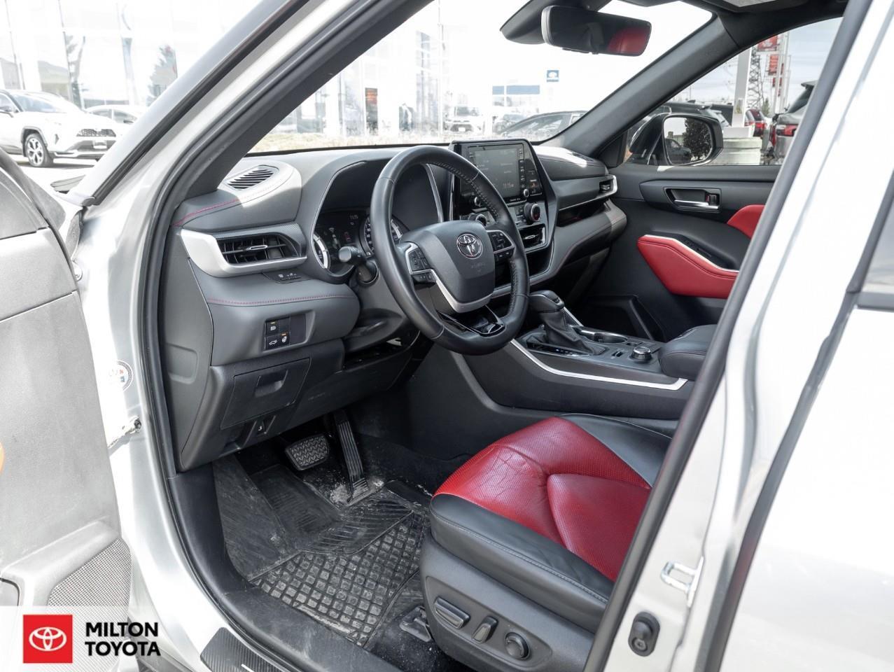 2022 Toyota Highlander LEATHER HEATED STEERING SUNROOF ONE OWNER 7 PASSEN Photo