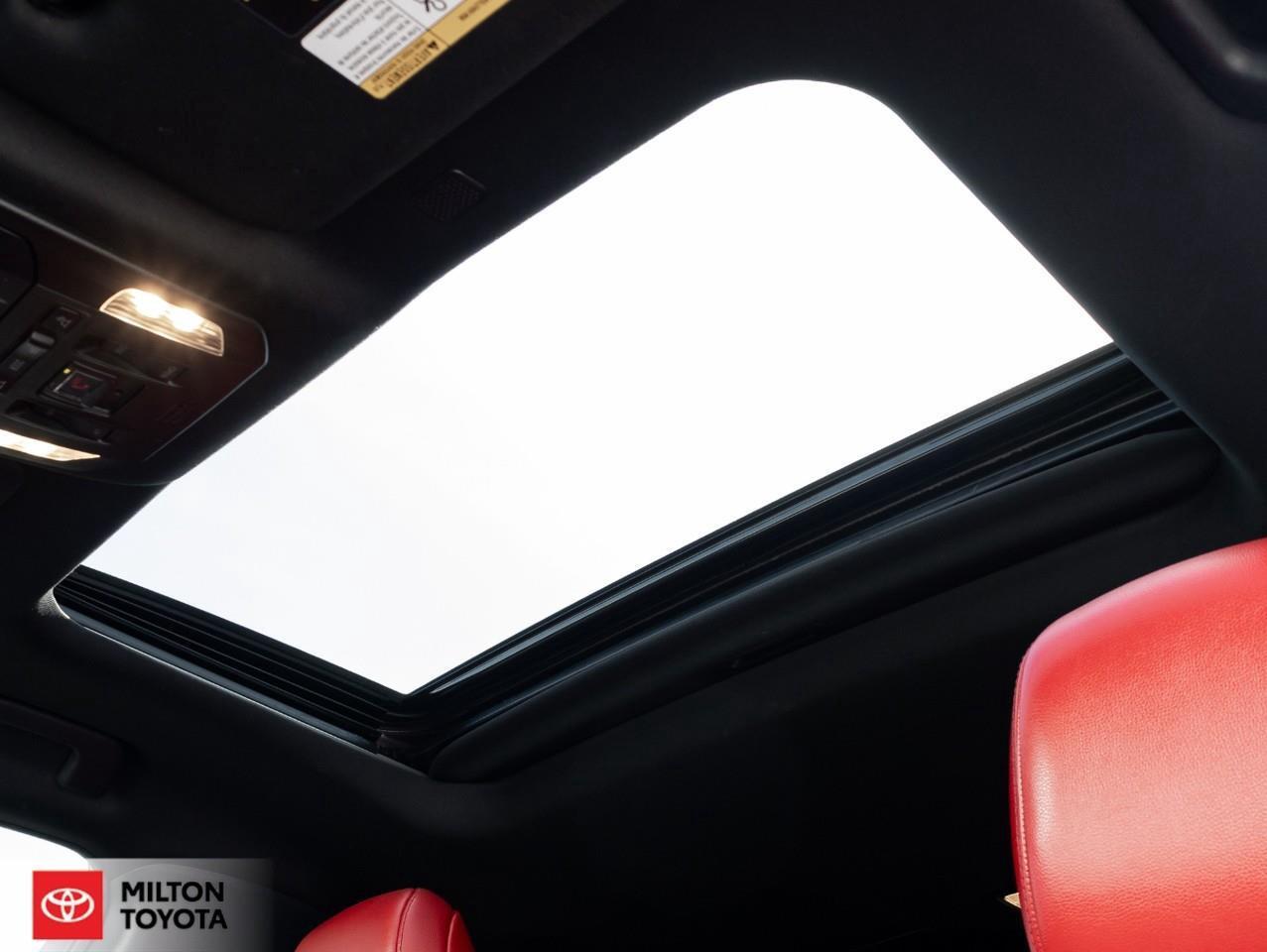 2022 Toyota Highlander LEATHER HEATED STEERING SUNROOF ONE OWNER 7 PASSEN Photo