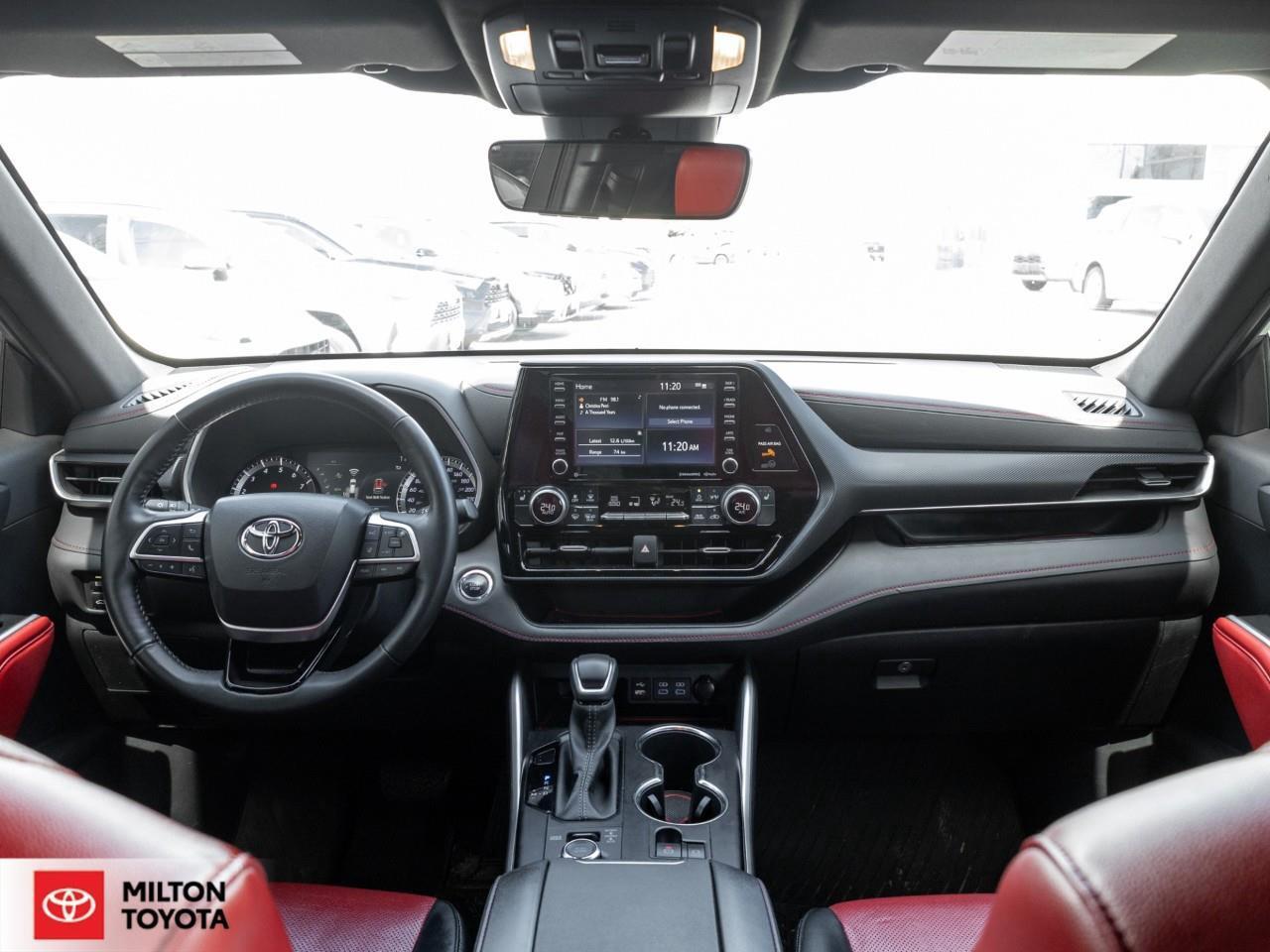 2022 Toyota Highlander LEATHER HEATED STEERING SUNROOF ONE OWNER 7 PASSEN Photo