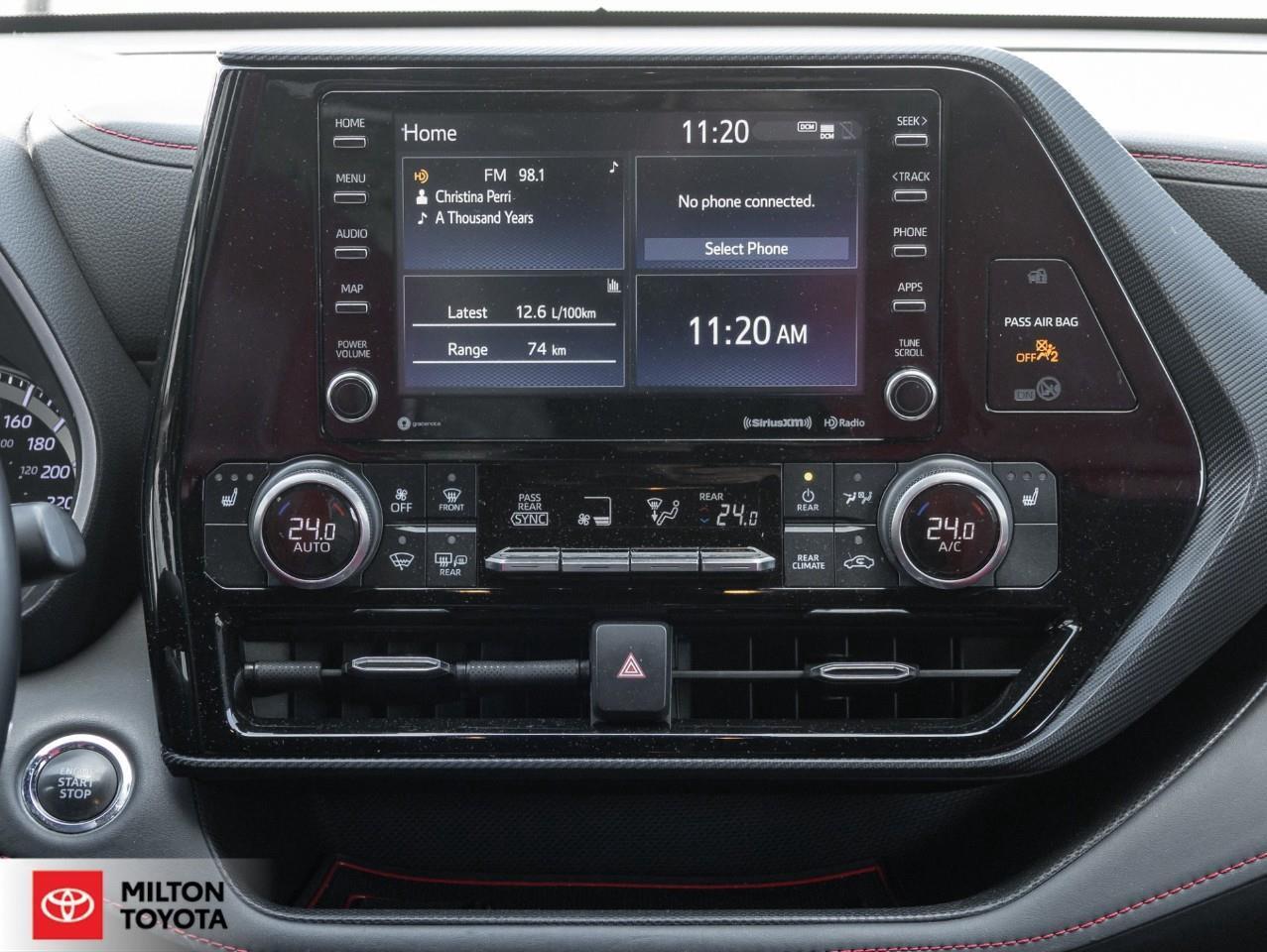 2022 Toyota Highlander LEATHER HEATED STEERING SUNROOF ONE OWNER 7 PASSEN Photo