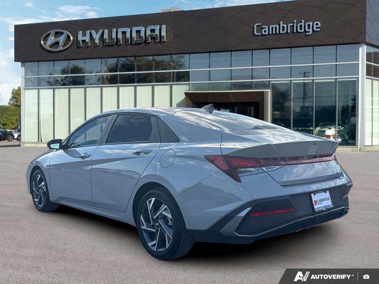 2025 Hyundai Elantra Preferred   NO ACCIDENTS   ONE OWNER   SOLD! Photo4
