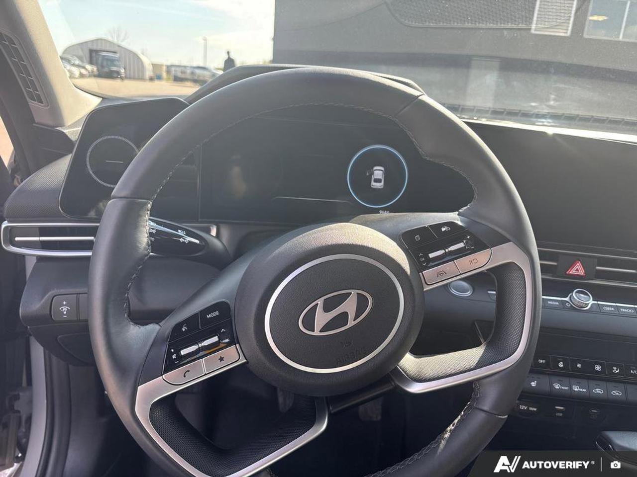 2025 Hyundai Elantra Preferred   NO ACCIDENTS   ONE OWNER   SOLD! Photo