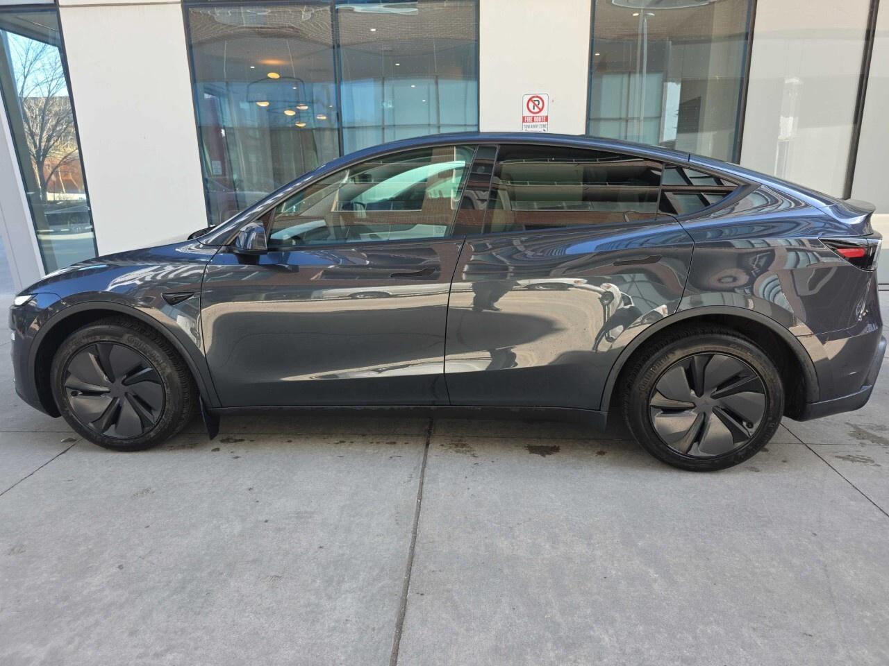 2026 Tesla Model Y LONG RANGE LAUNCH Photo2