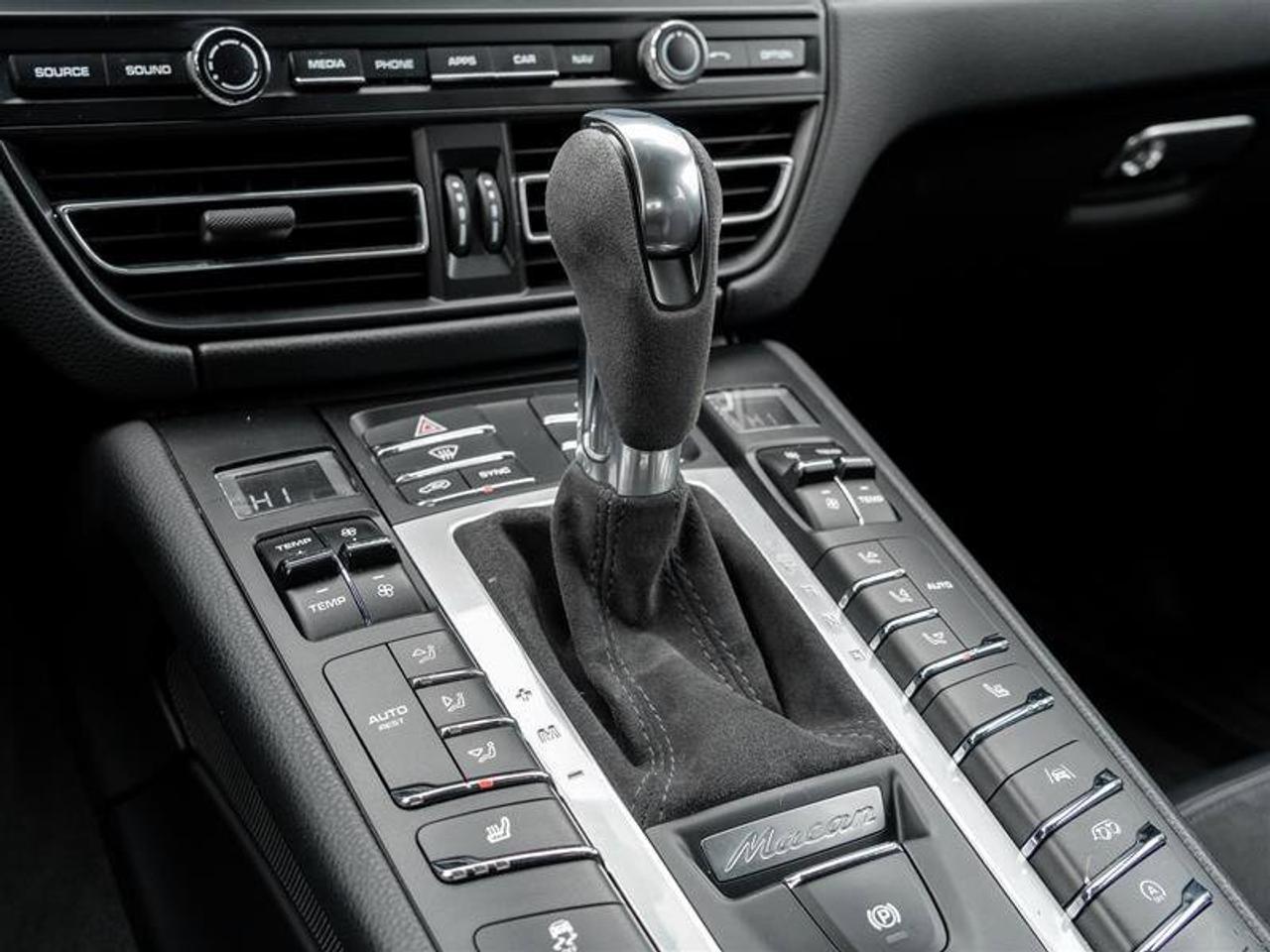 2020 Porsche Macan GTS AWD Sport Chrono Pkg Heated Multifunction GT S Photo