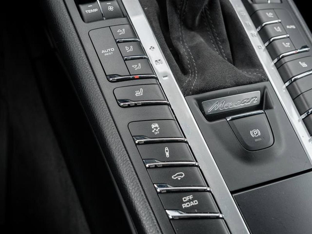 2020 Porsche Macan GTS AWD Sport Chrono Pkg Heated Multifunction GT S Photo