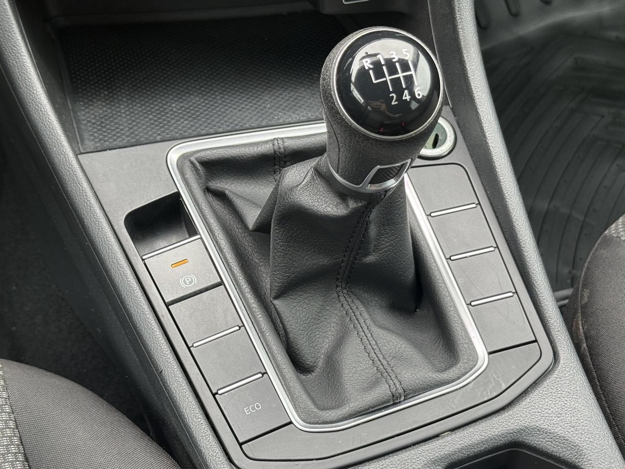 2019 Volkswagen Jetta Comfortline l 6 Speed Manual l 1.5L l 4Cyl l FWD l Photo