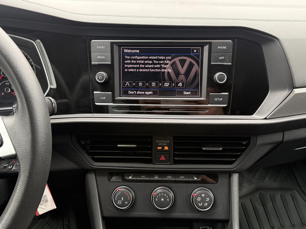 2019 Volkswagen Jetta Comfortline l 6 Speed Manual l 1.5L l 4Cyl l FWD l Photo
