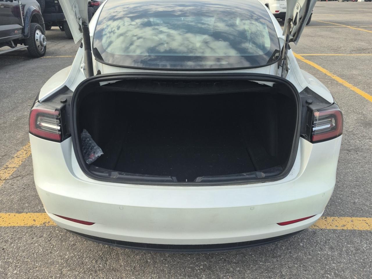 2021 Tesla Model 3 Standard Range Plus l RWD l AeroCaps l Charger Inc Photo