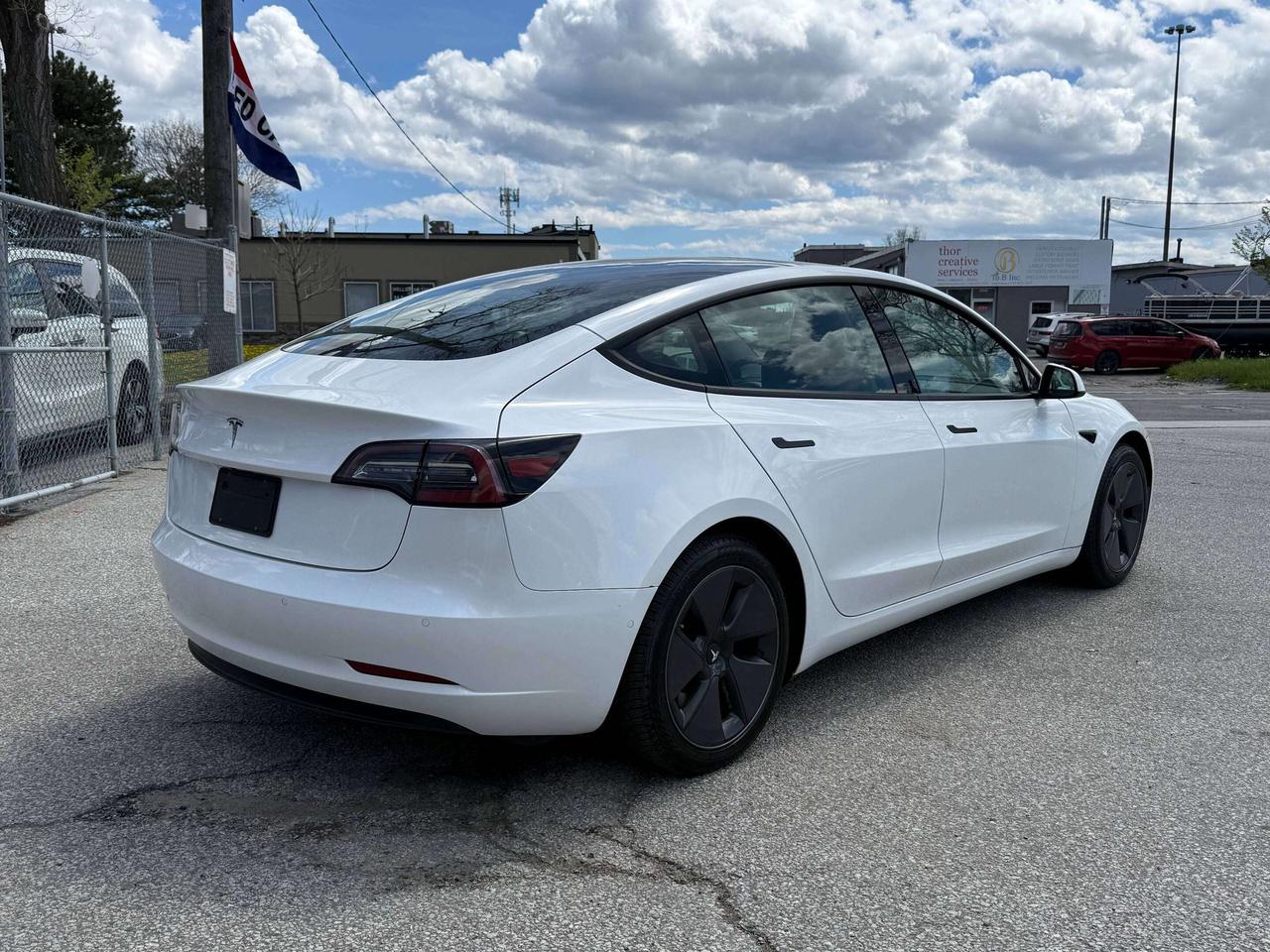 2021 Tesla Model 3 Standard Range Plus l RWD l AeroCaps l Charger Inc Photo