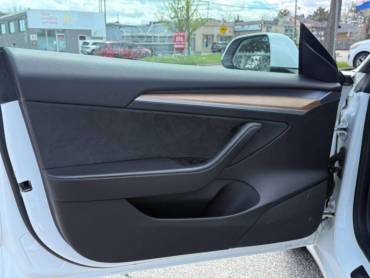 2021 Tesla Model 3 Standard Range Plus l RWD l AeroCaps l Charger Inc Photo