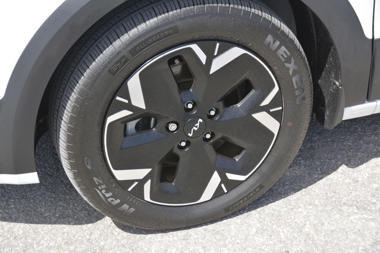 2023 Kia Niro EV Premium FWD Photo