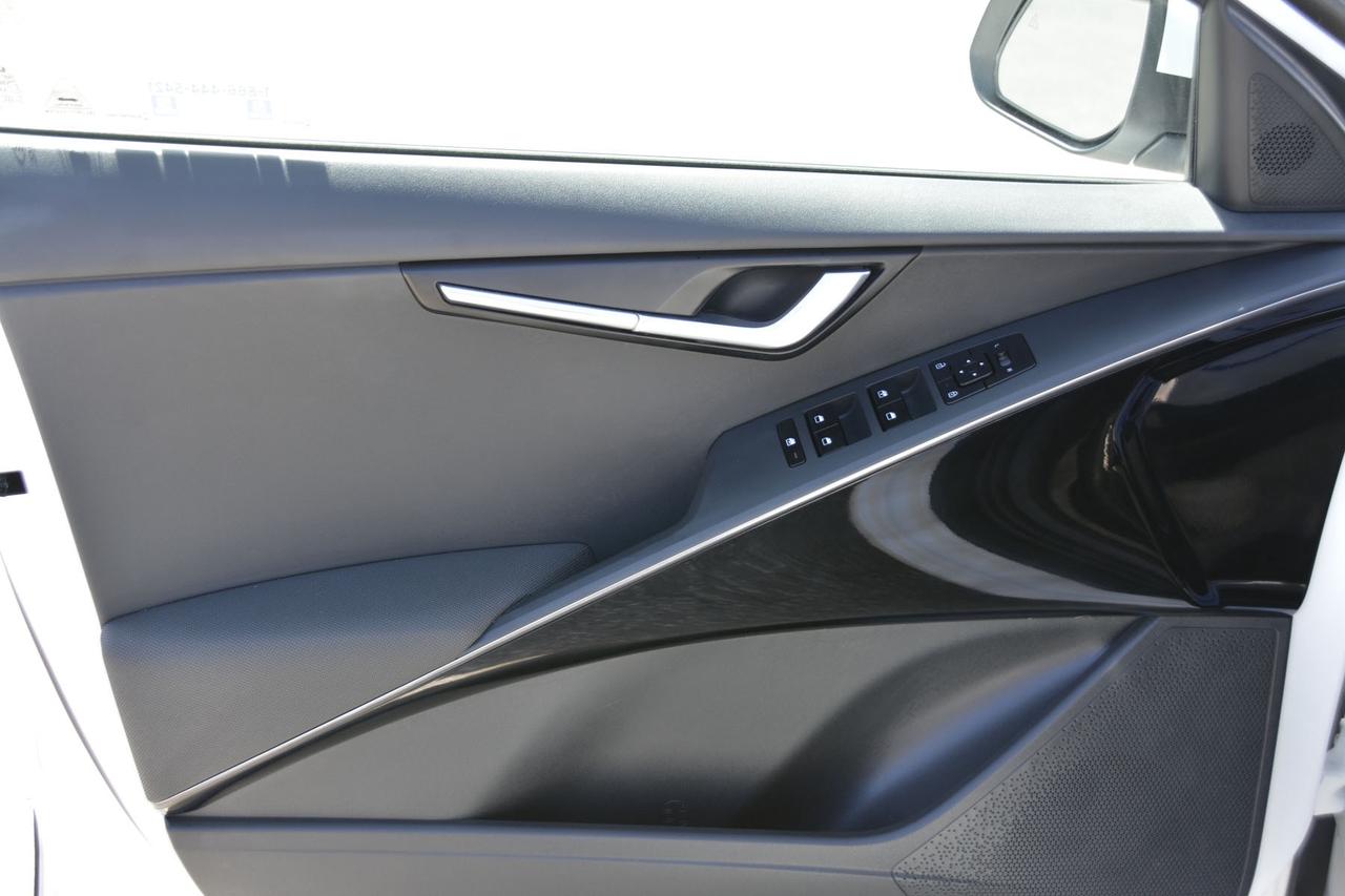 2023 Kia Niro EV Premium FWD Photo