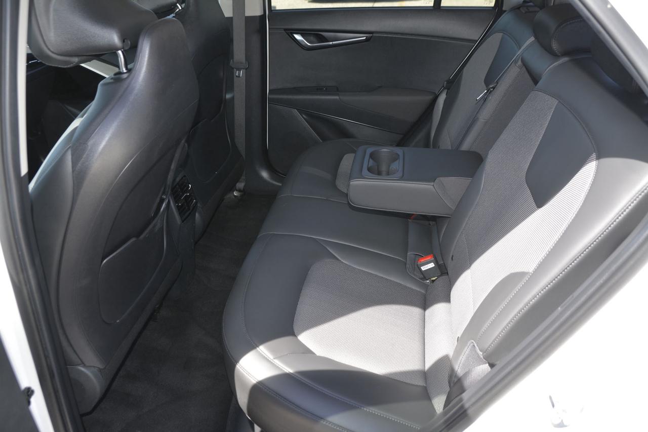 2023 Kia Niro EV Premium FWD Photo