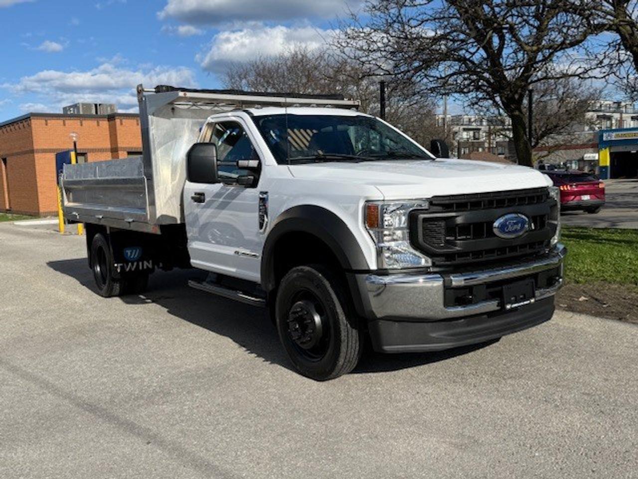 2022 Ford SUPER DUTY F-550 DRW Dump Truck w/Hydraulic Lift 6.7L Diesel Only50KM! Photo2