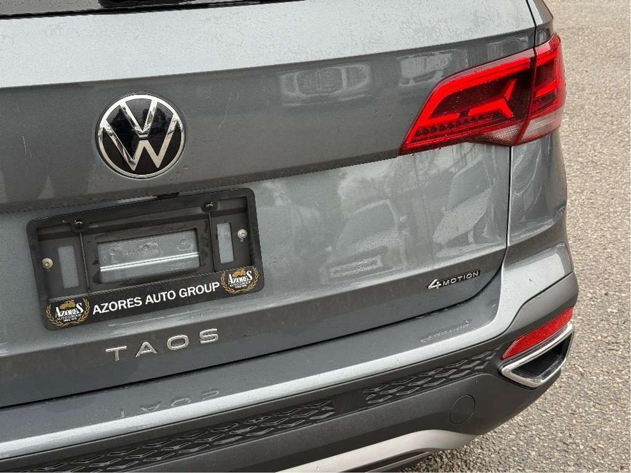 2023 Volkswagen Taos 4MOTION AWD Loaded CleanCarfax LowKM Certified Photo4