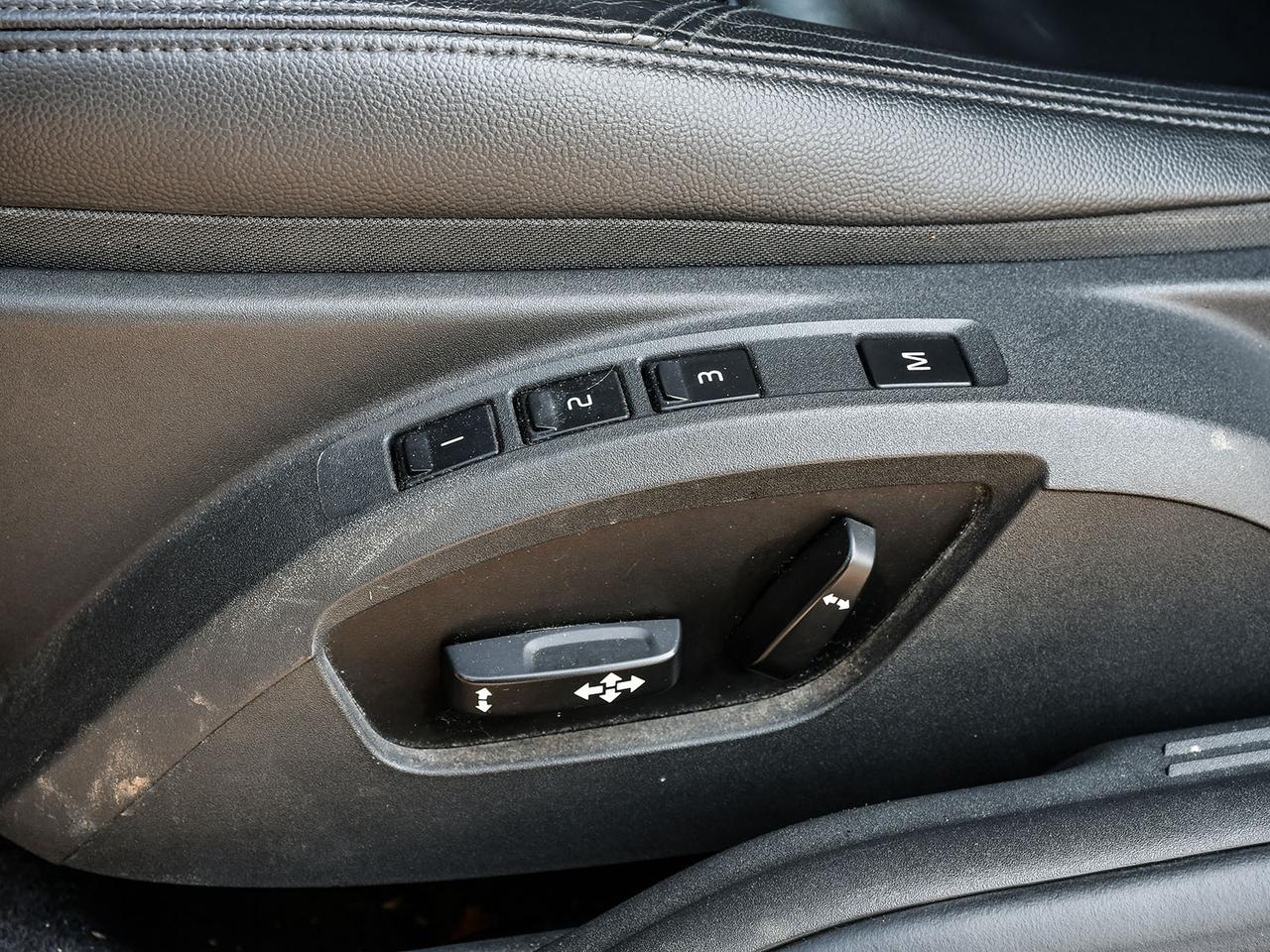 2013 Volvo C30 T5   HEATED SEATS   DUAL CLIMATE CONTROL   AS IS Photo