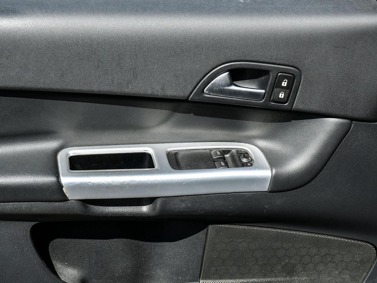 2013 Volvo C30 T5   HEATED SEATS   DUAL CLIMATE CONTROL   AS IS Photo