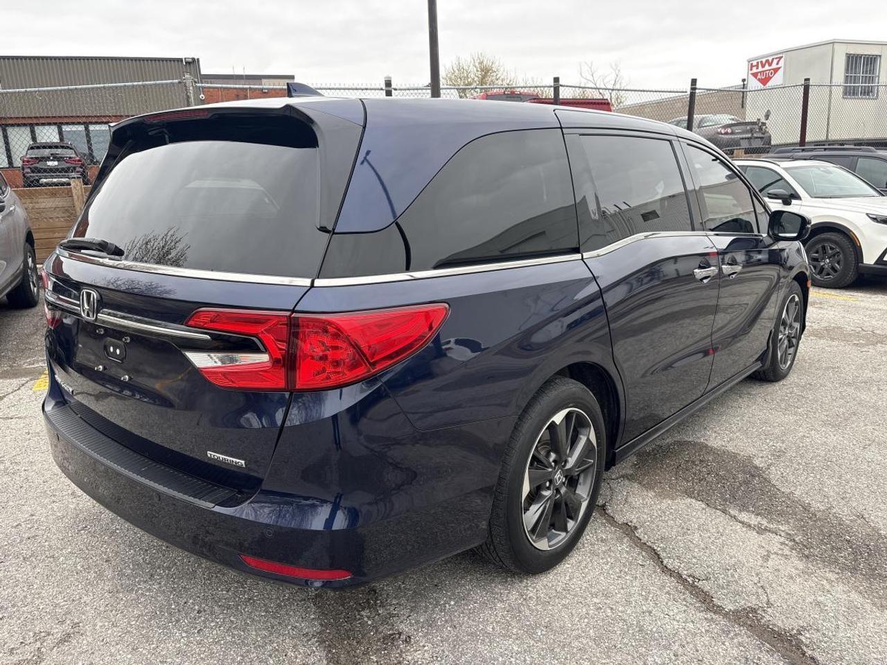 2022 Honda Odyssey Touring Photo