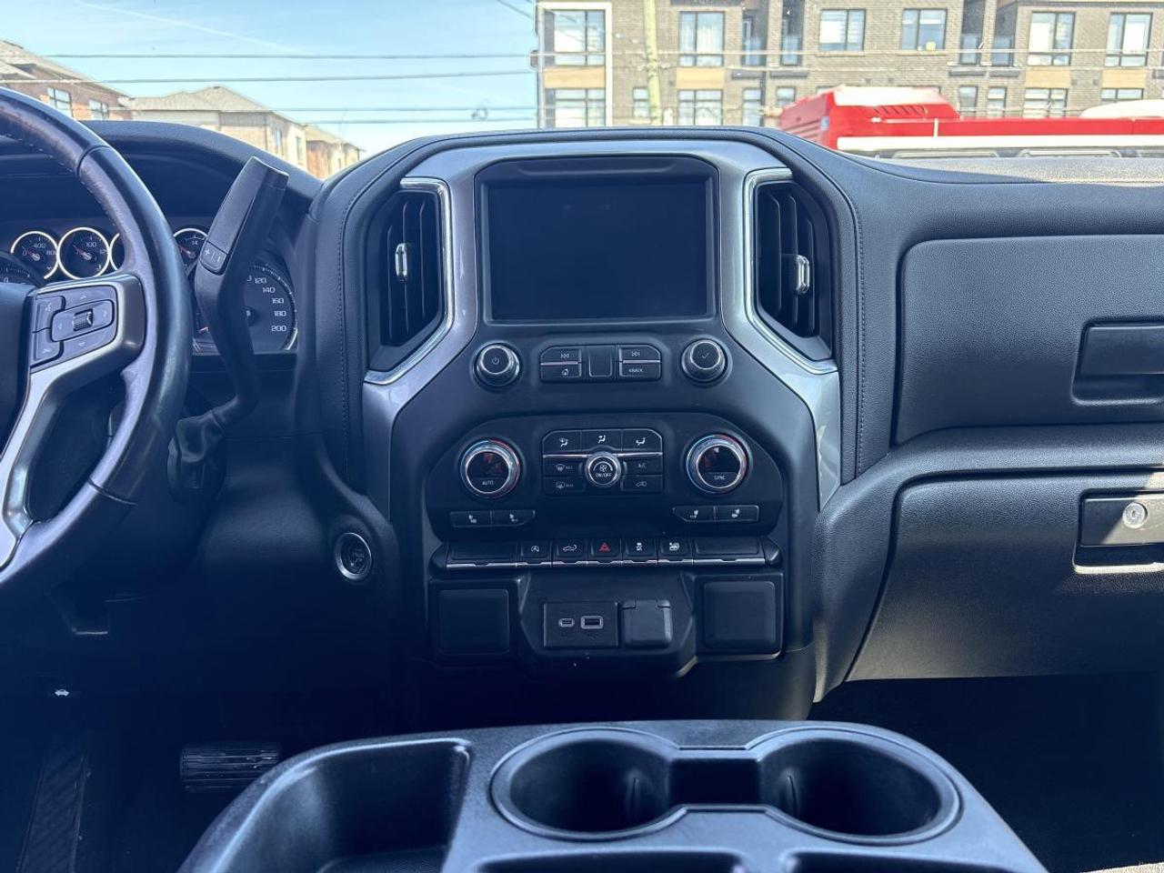 2022 Chevrolet Silverado 1500 LT Photo