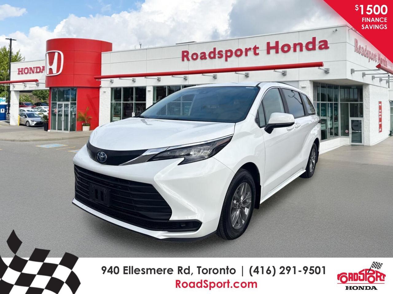 2025 Toyota Sienna LE Photo0