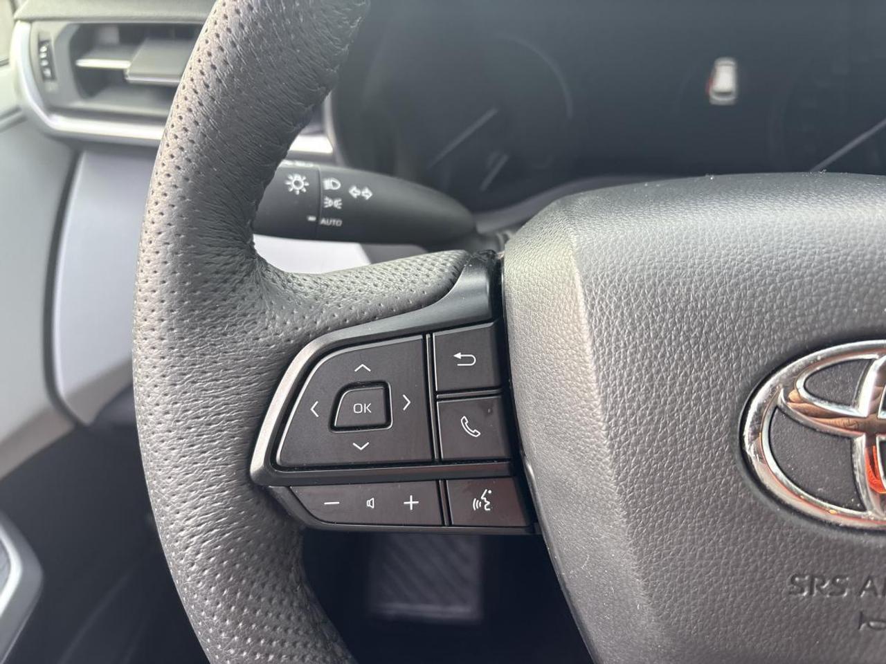 2025 Toyota Sienna LE Photo