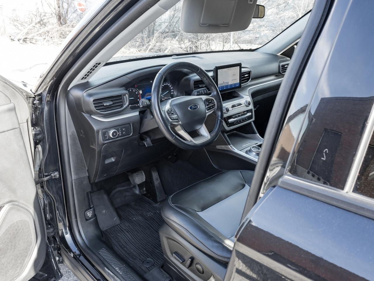 2022 Ford Explorer XLT 4WD, Nav, Camera, Leather, Sunroof Photo