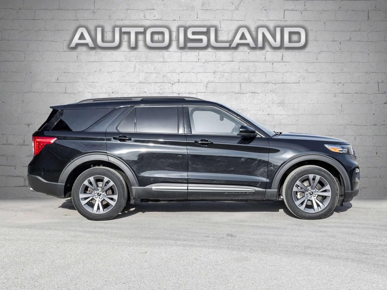 2022 Ford Explorer XLT 4WD -Leather-Pano-Nav-Adapt Cruise-Pwr Tail-Tow Pkg Photo