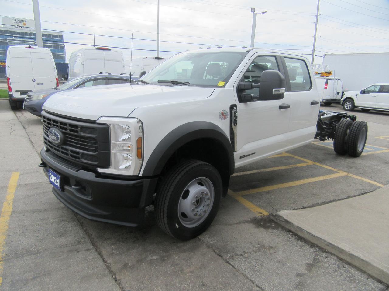 2024 Ford F-550 4X4 CREW CAB DIESEL CAB & CHASSIS Photo4