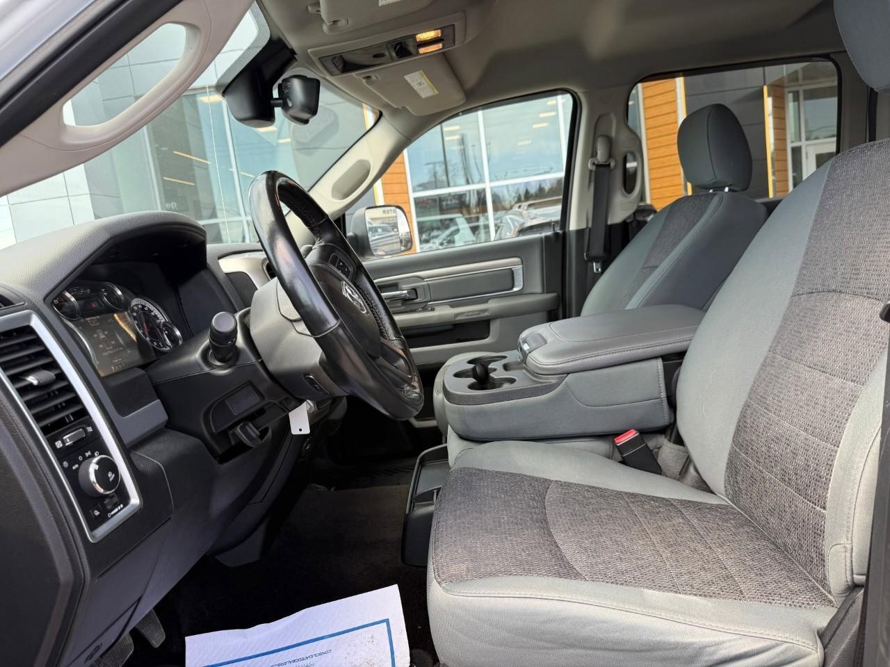 2016 RAM 2500 4WD Crew Cab 149  SLT Photo