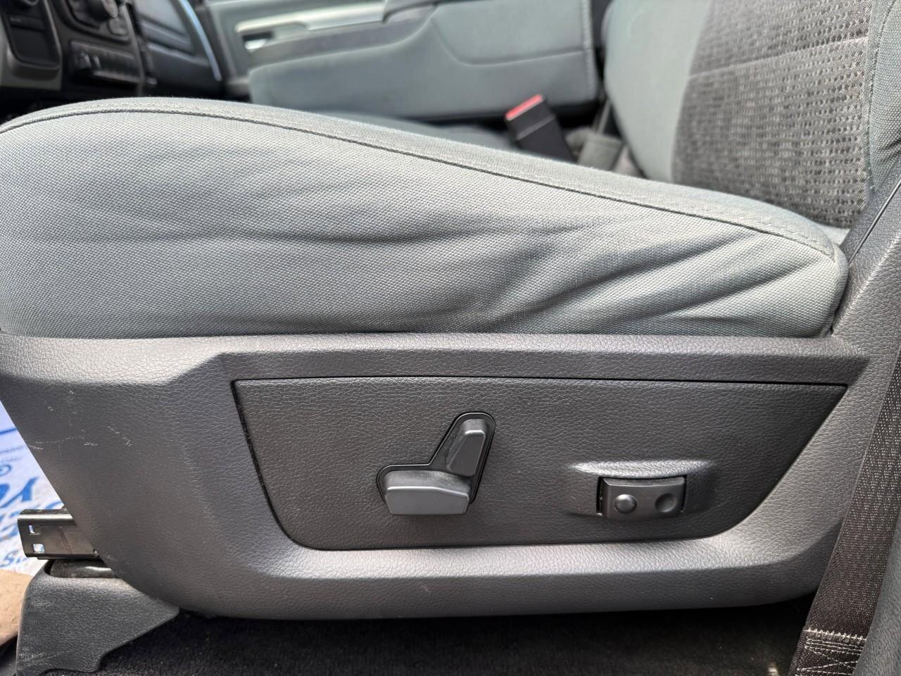 2016 RAM 2500 4WD Crew Cab 149  SLT Photo