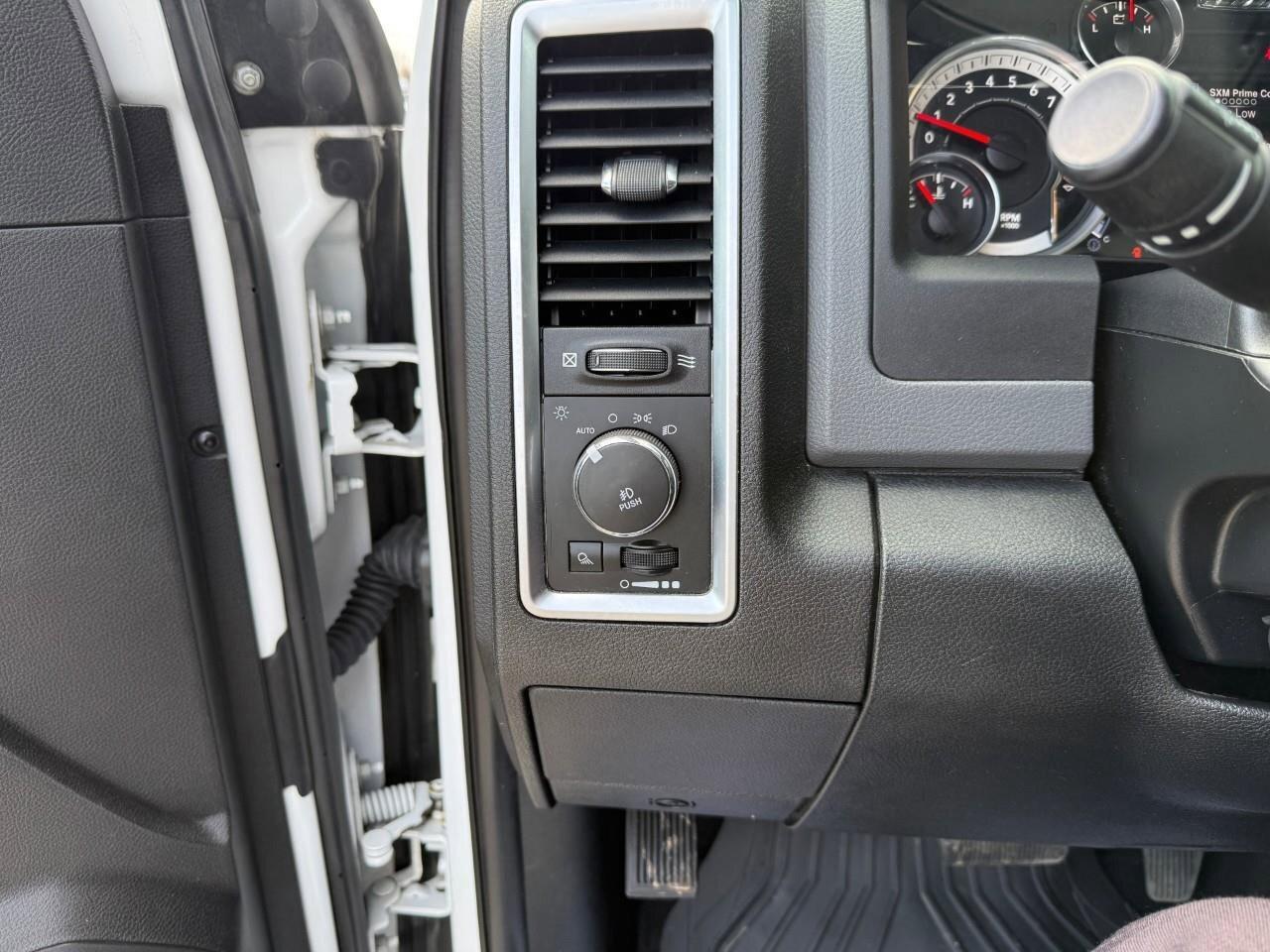 2016 RAM 2500 4WD Crew Cab 149  SLT Photo