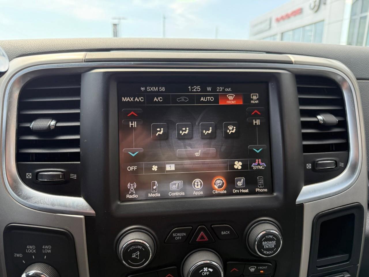 2016 RAM 2500 4WD Crew Cab 149  SLT Photo